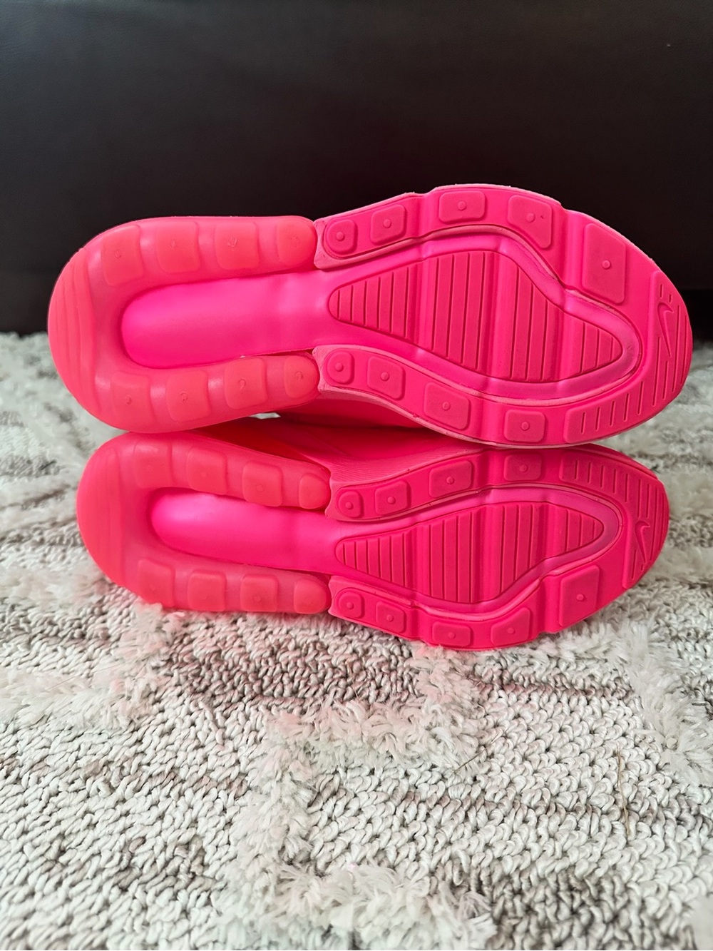 Nike Air Max 270 Triple Pink - Picture 4 of 6